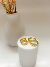 Load image into Gallery viewer, Ines Earrings - 7mm Gold - Growing Fond